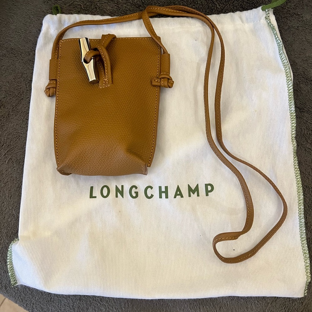 Lovely Longchamp Leather Crossbody Cell Bag